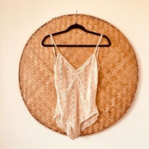 FLATTERING LACE ODYLYNE NUDE BEIGE COLOURED DUSKY BODYSUIT COQUETTE GIRL‎